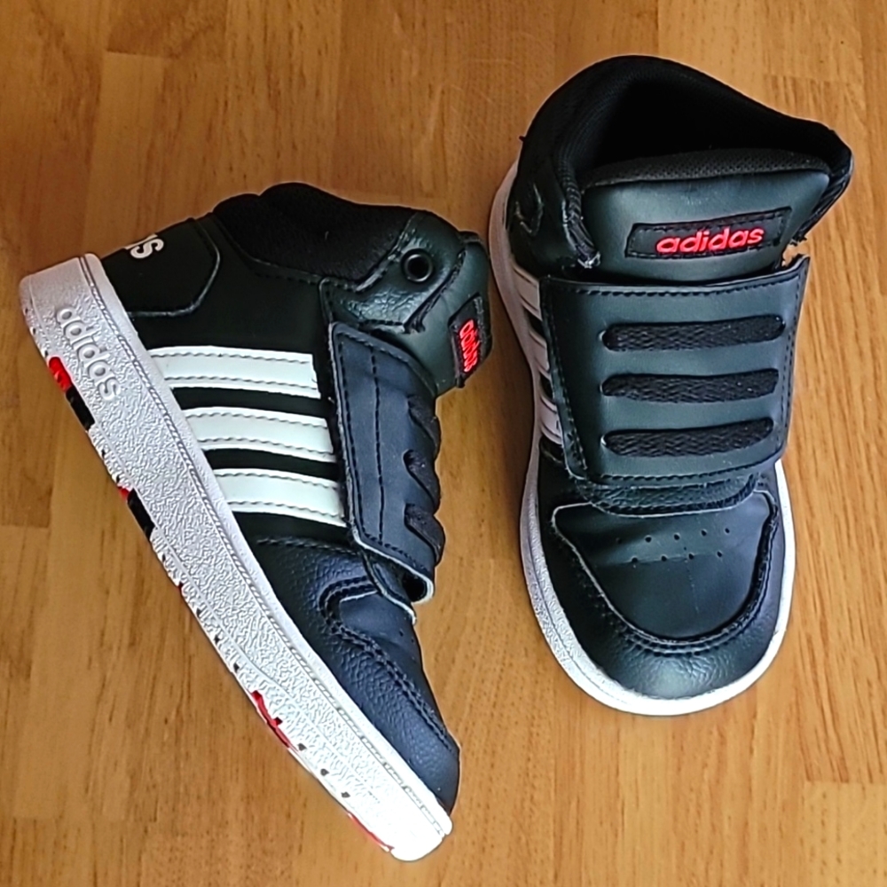 Adidas Hoops 2.0